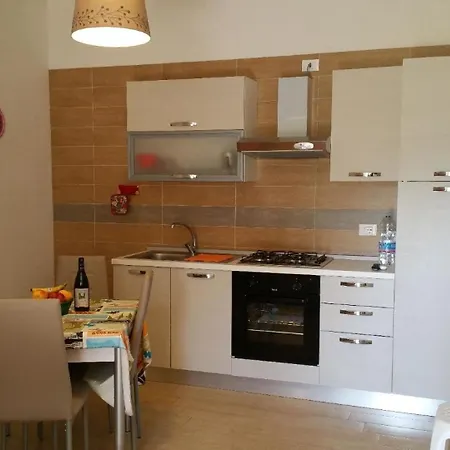 Repraesentative Zwei Mit Veranda Und Garten