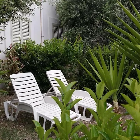 Repraesentative Zwei Mit Veranda Und Garten Apartment *