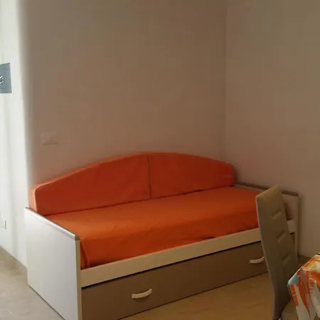 Repraesentative Zwei Mit Veranda Und Garten Apartment Vieste